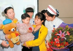 小藝藝出院已基本康復 生母力爭女兒撫養(yǎng)權